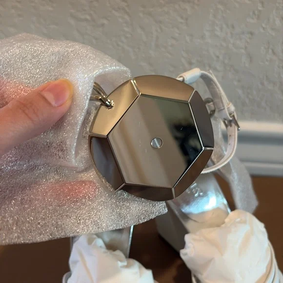 NWT SIZE 36 Burberry White Leather Split-Toe Hove Sandals - Picture 7 of 16